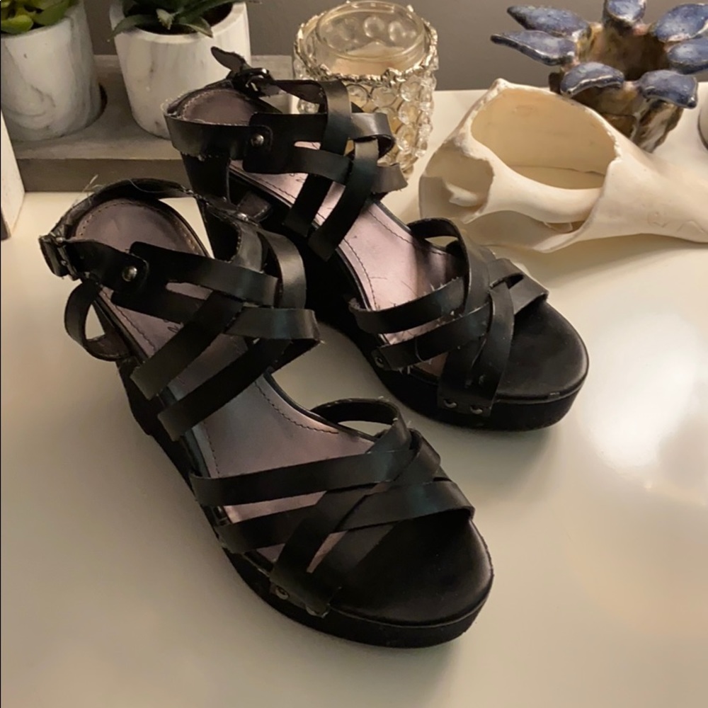 Wedge heels